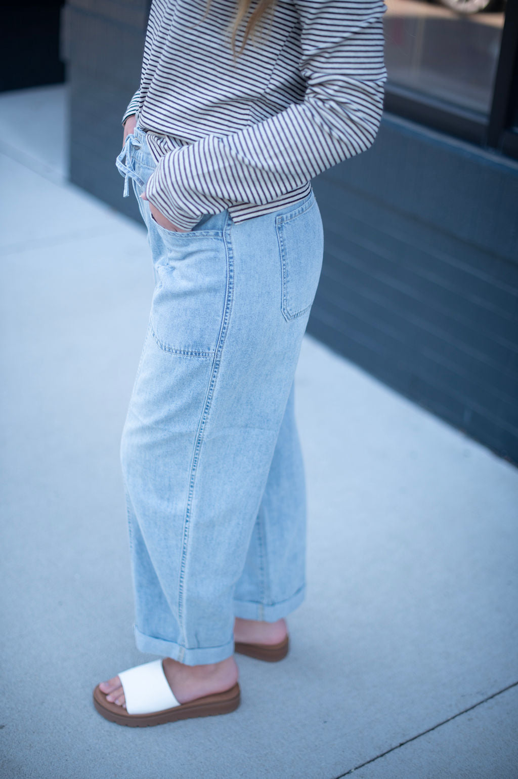 Daze Villa Drawstring Barrel Jeans