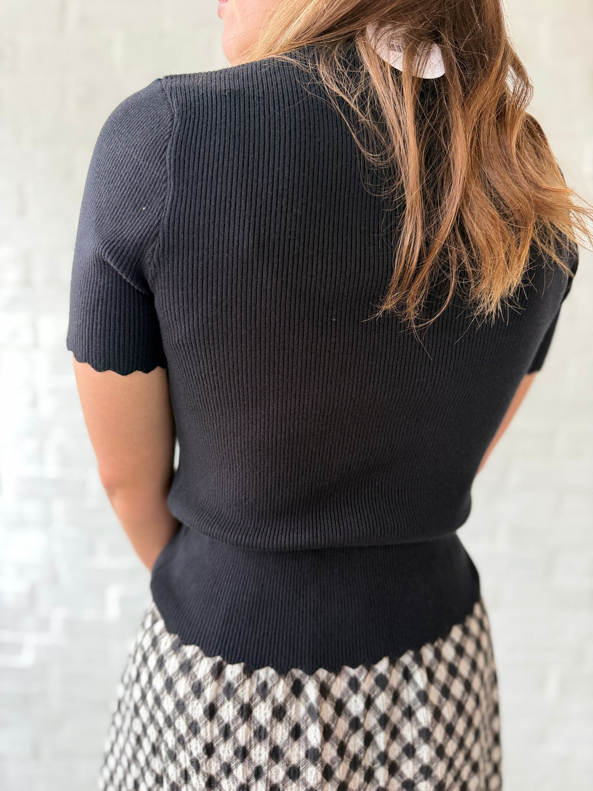 Black SS Scalloped Sweater Top