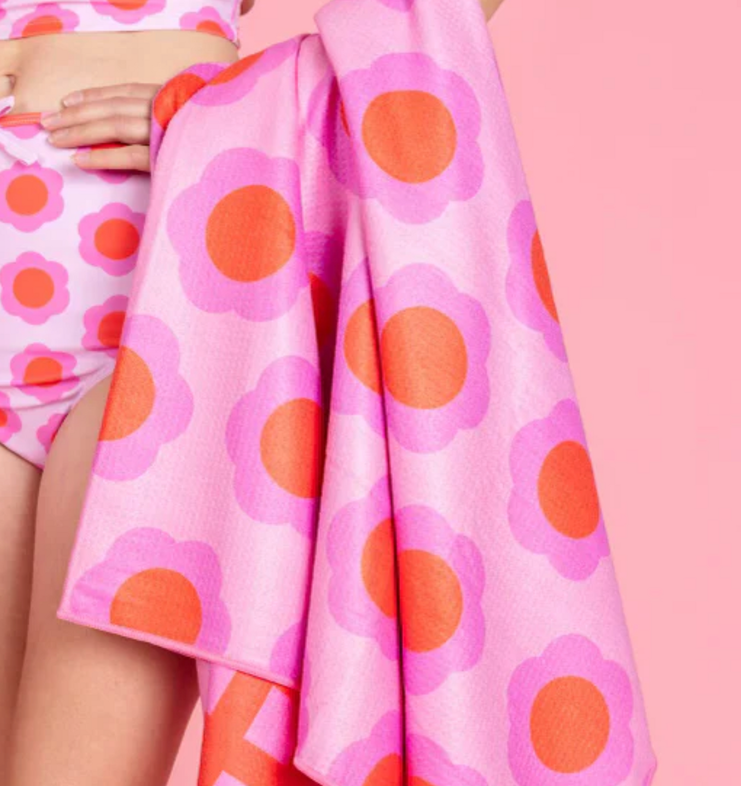 Crae Reversible Pool Towel Disco Daisy