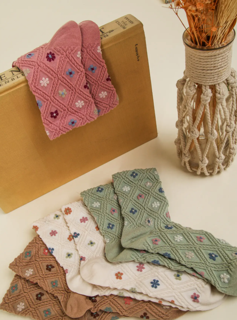 Floral Print Textured Crew Socks