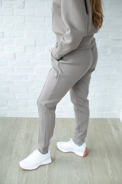 UNRL LuxBreak Jogger Walnut