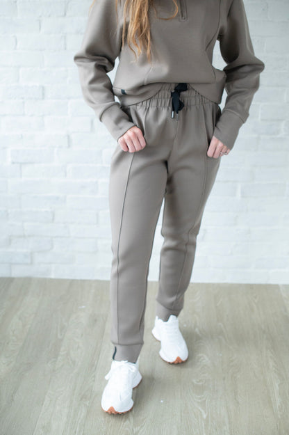 UNRL LuxBreak Jogger Walnut