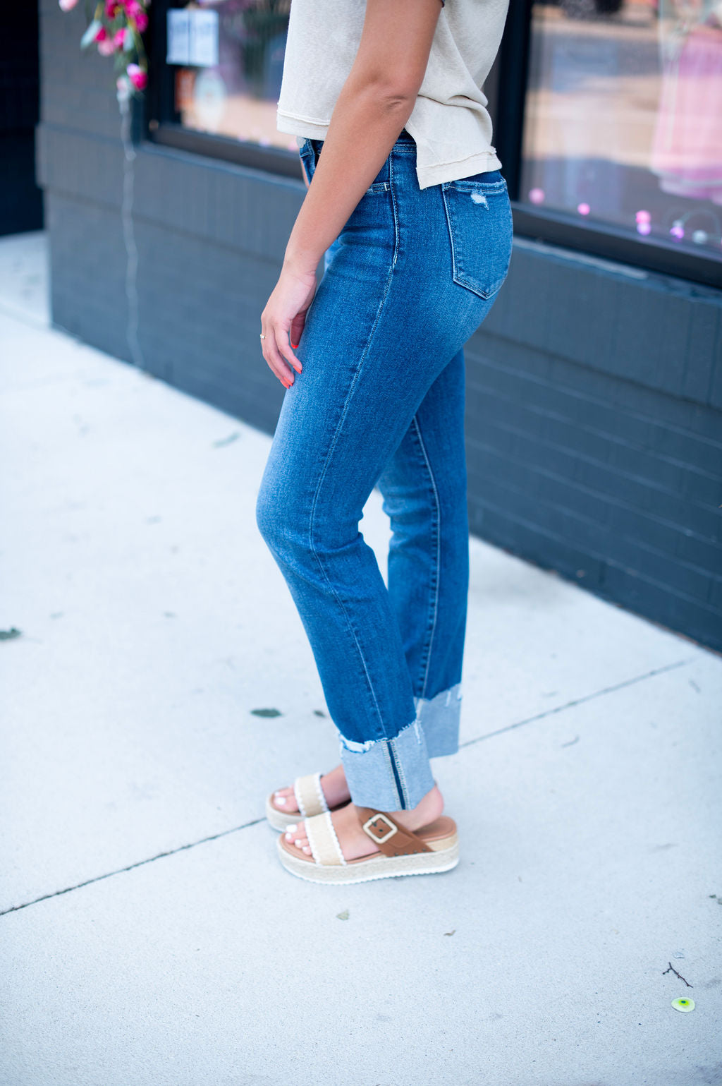 Lovervet Mid Rise Cuffed Jeans