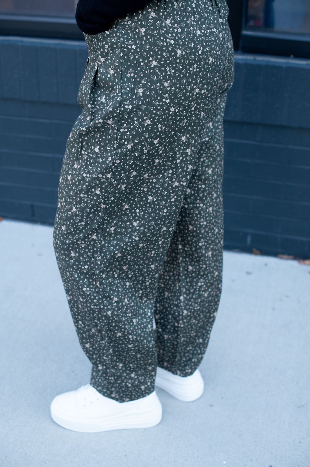 Green Ditsy Floral Barrel Pants