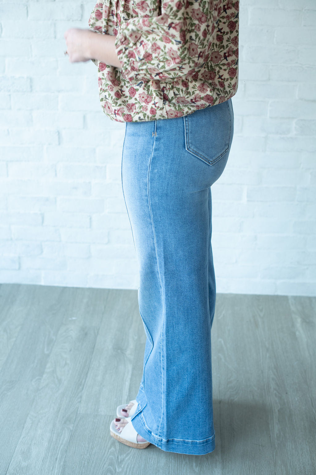 Hidden High Rise Flare Jeans