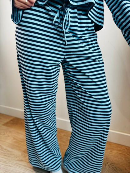 Two Tone Blue Stripe Lounge Set