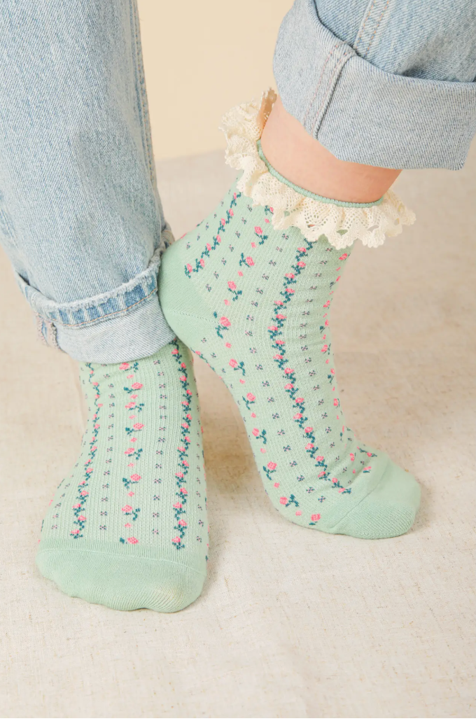 Lace Trim Floral Socks